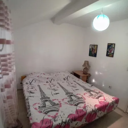 Airport Shtrkovi - Storks Apartamento *