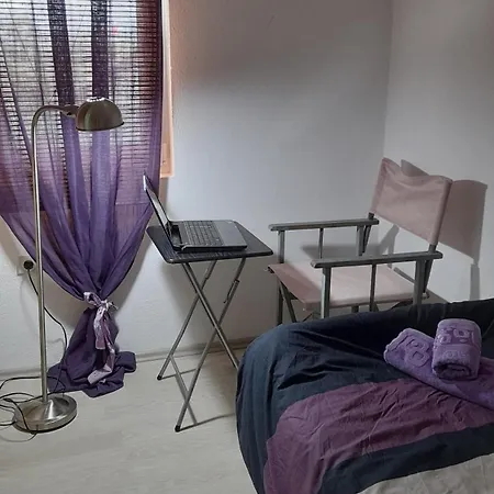 Airport Shtrkovi - Storks Apartamento